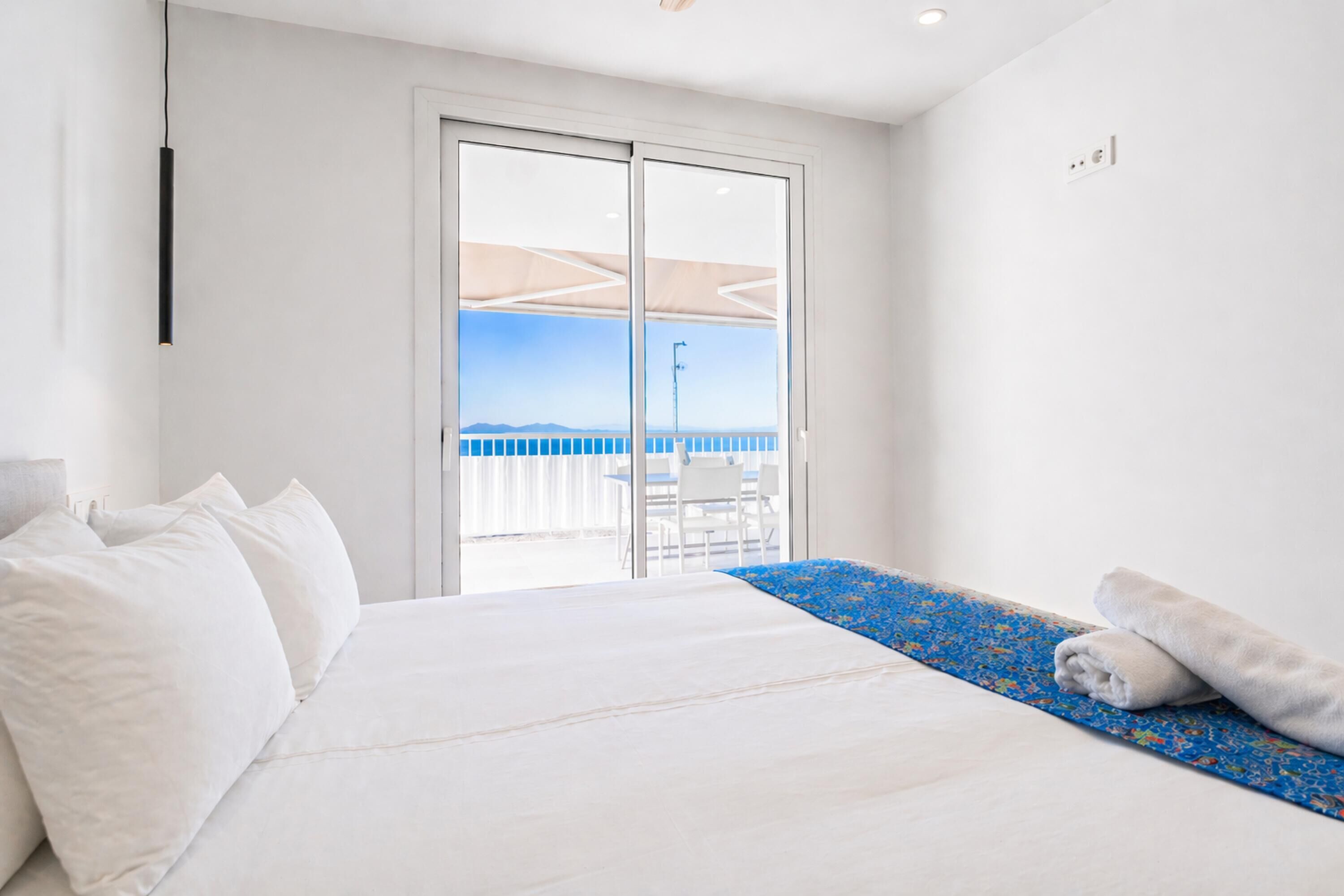 1 camera, ferro/asse da stiro