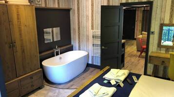 2 bedrooms, bed sheets