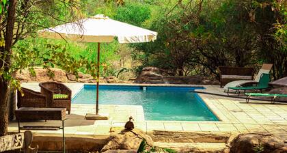 Holistic Hive Retreat House - Luxury on the Farm
