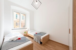 3 bedrooms, iron/ironing board, free WiFi, bed sheets - Central Apartment In Genova, Genova, Italy (Genova)