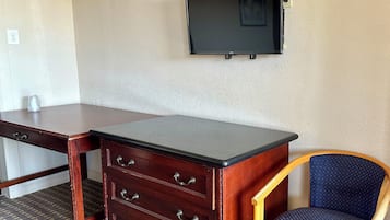 Muebles diferentes, escritorio, sistema de insonorización y wifi gratis