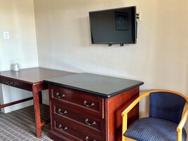 Muebles diferentes, escritorio, sistema de insonorización y wifi gratis