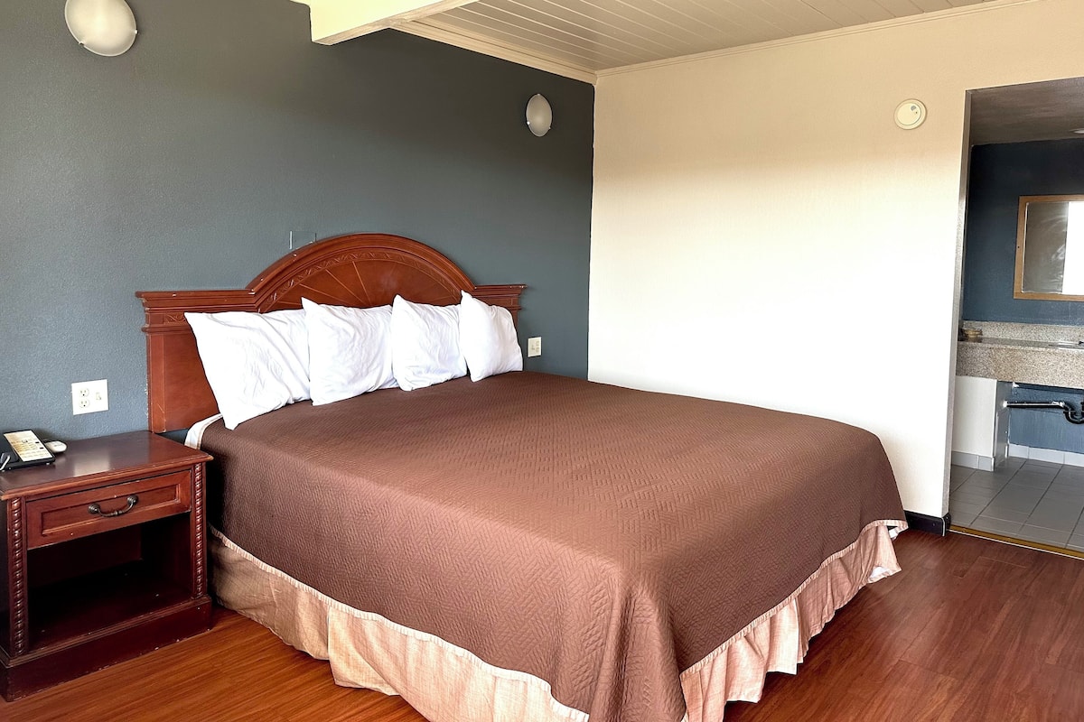 Ameublement personnalisé, bureau, chambres insonorisées, Wi-Fi gratuit