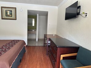 Individually furnished, desk, soundproofing, free WiFi