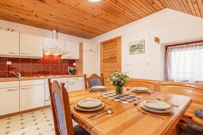 Dining - Eco farm Mikl Spruce Tree Apartment, Slovenj Gradec, Slovenia (Slovenj Gradec)