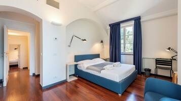 4 Schlafzimmer, Schreibtisch, kostenloses WLAN, Bettwäsche