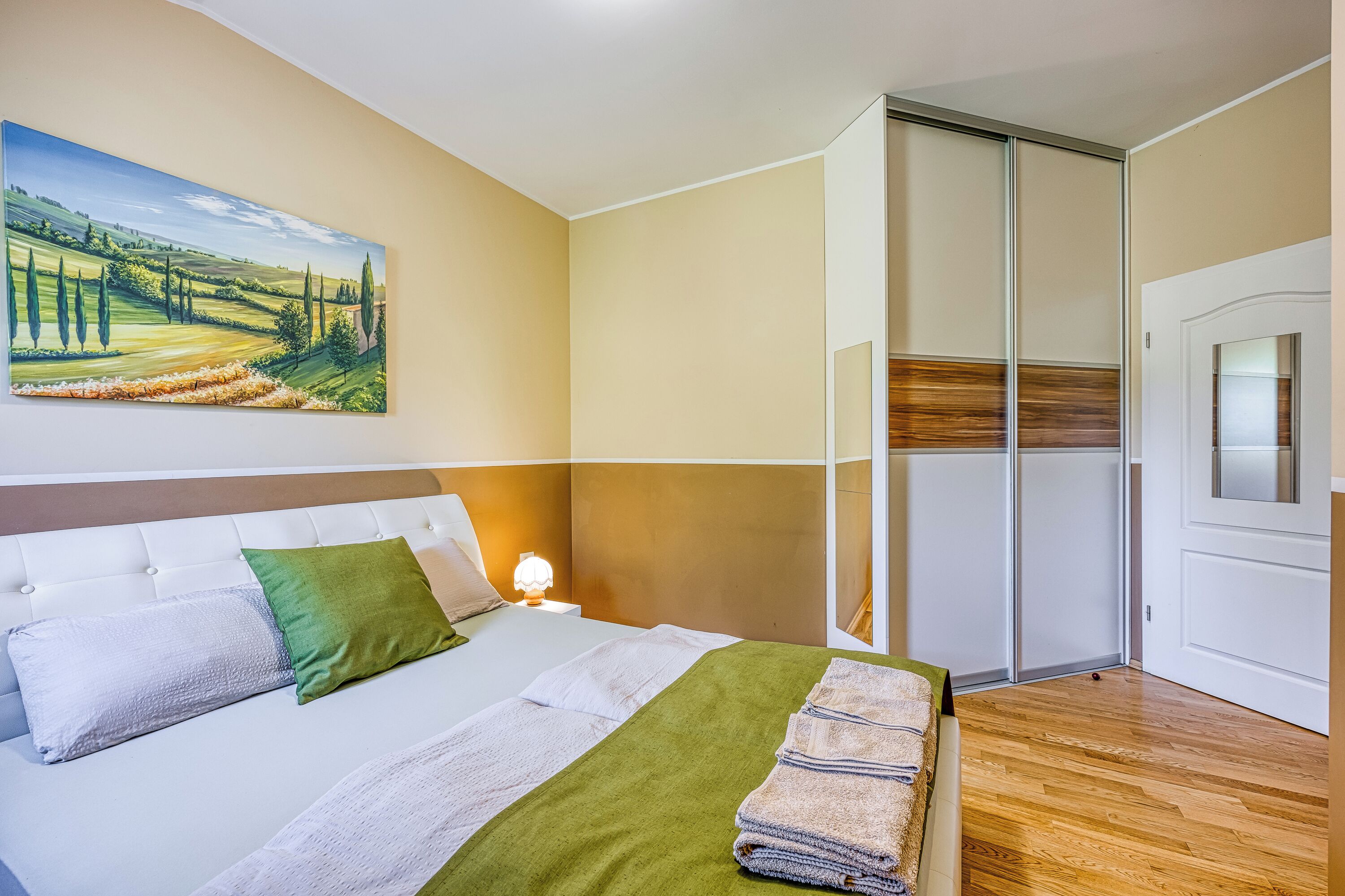 2 bedrooms, WiFi, bed sheets