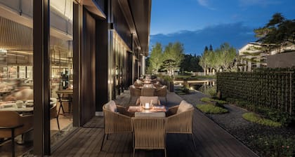 Intercontinental Xiangyang by IHG