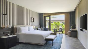 Ropa de cama de alta calidad, edredones de plumas, minibar y caja fuerte