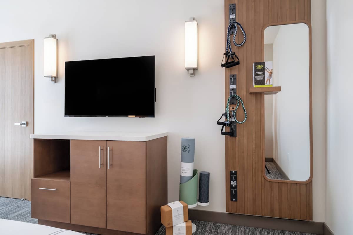 Kamar Premium | 1 kamar tidur, meja kerja, tirai kedap cahaya, dan setrika/meja setrika
