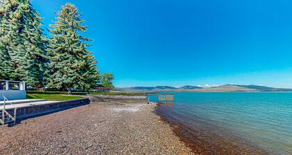 Waterfront condo with dock access, WiFi, BBQ grill