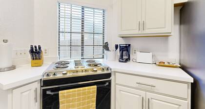 Medical Center Condo for Students and families - 30 day min rental