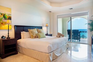 2 bedrooms, in-room safe, desk, iron/ironing board - Oceanview Condo in San Miguel de Cozumel: The Landmark Resort of Cozumel (Cozumel)