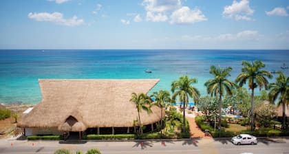 Oceanview Condo in San Miguel de Cozumel: The Landmark Resort of Cozumel
