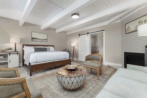 1 bedroom, WiFi, bed sheets - Big Pine Suite CN Lodge R#1 (Springville)