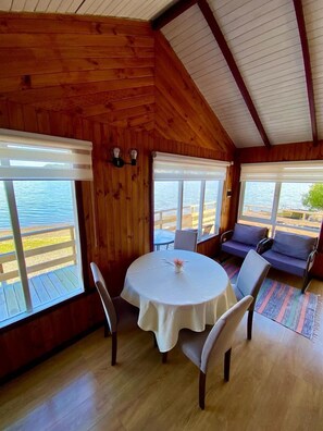 舒适小屋, 海滩景观 | 起居区 | 平板电视