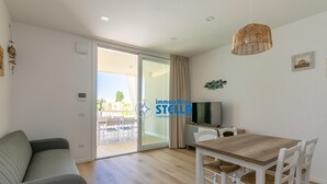 Living area - *Wave Island Resort* [ pool & free park ] (Lido di Jesolo)