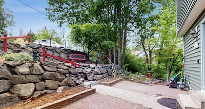 Dog-friendly house w/ enclosed yard, dedicated workspace, gas grill, W/D