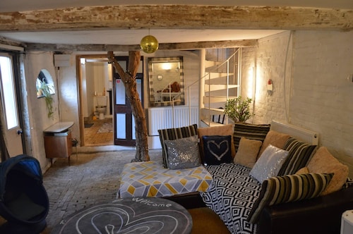 Fantastic bohemian barn in heart of the countryside .