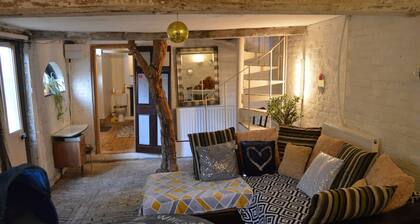 Fantastic bohemian barn in heart of the countryside .