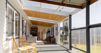 The Sea Keeper Bicheno | cosy seaside cottage