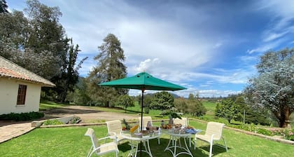Hacienda Quebraditas with beautiful fireplace, 10 minutes from the Salt Cathedral.
