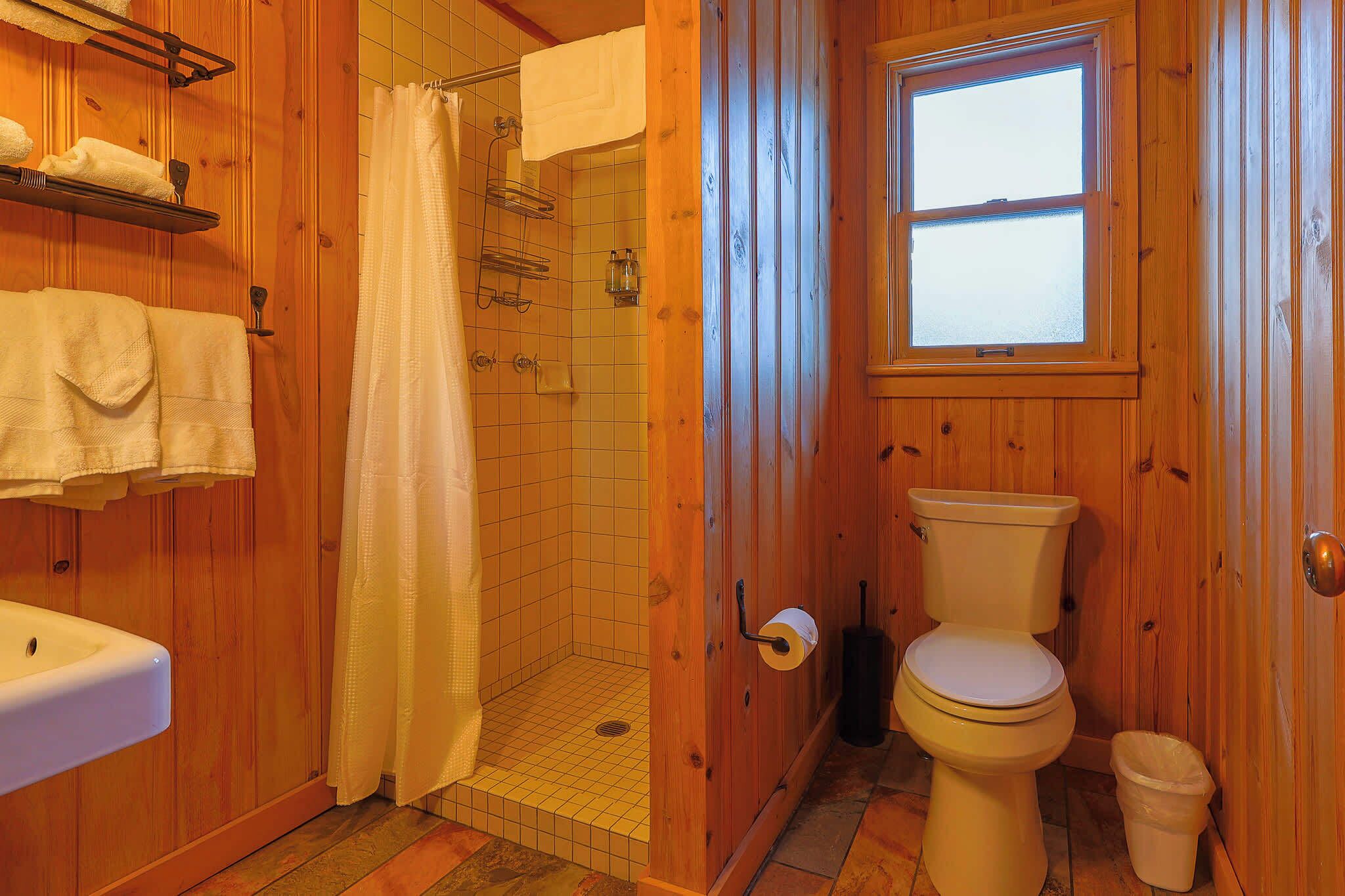 Douche, serviettes fournies