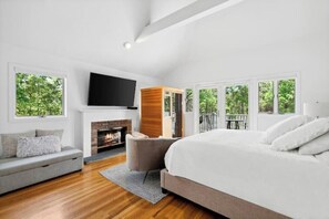 4 habitaciones, tabla de planchar con plancha, wifi y ropa de cama 