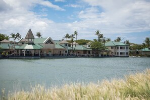 Exterior - Mountain & Lake-view condo with on-site golf, pool, hot tub, & fitness room (Waikoloa Village)