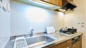 家庭公寓 | 私人厨房 | 大冰箱、微波炉、炉灶、电热水壶