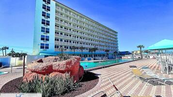 Piscine extérieure, piscine chauffée