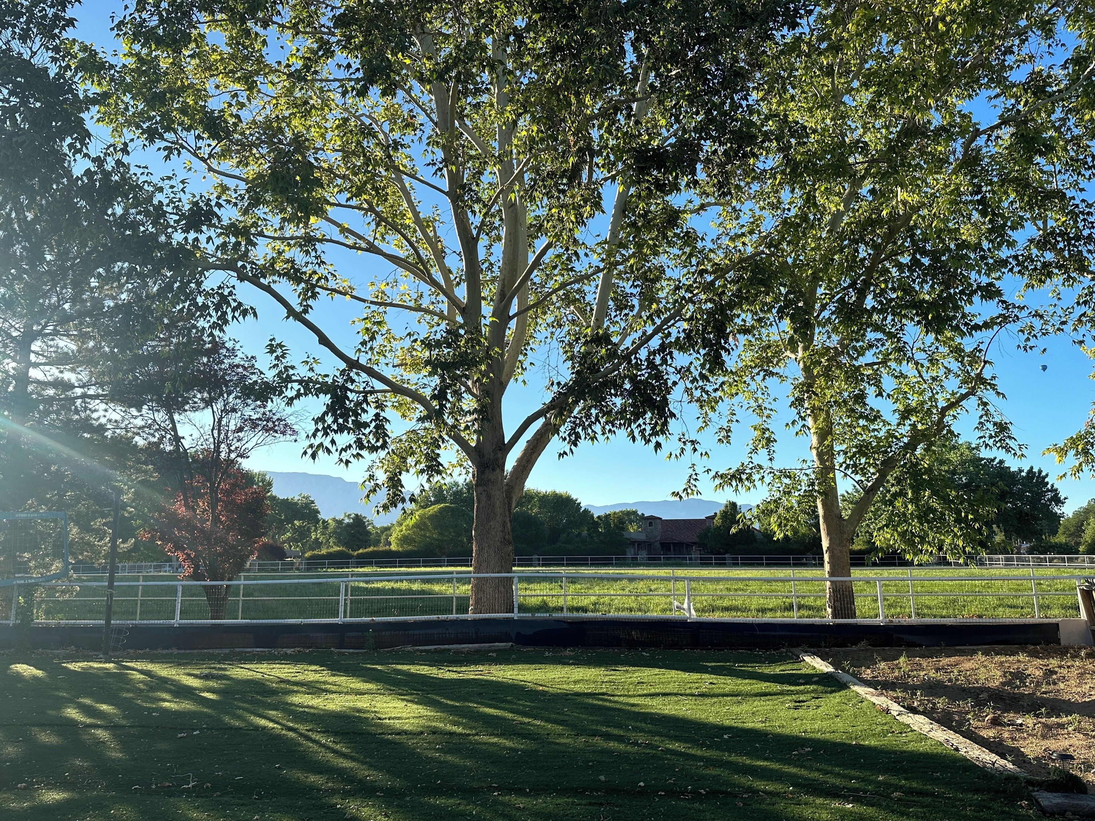 Charming Corrales Adobe: Family-friendly, a tranquil and luxurious getaway. 