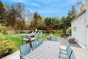 Outdoor dining - Tranquil house with private hot tub, pool, enclosed yard, central AC (East Hampton)