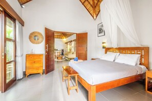 2 bedrooms, in-room safe, desk, blackout curtains - Christel Villa by Betterplace (Ungasan)