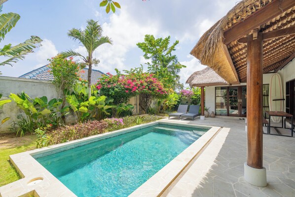 Outdoor pool - Christel Villa by Betterplace (Ungasan)