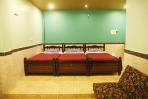 Economy Triple Room | Free WiFi - Hotel Greens (Kumta)