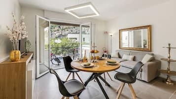 Family Apartment, 1 Bedroom, Balcony, Lakeside (Appartamento 30 Nodi 2 Torbole-Arco) | Interior