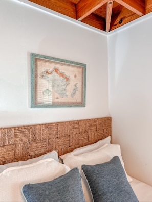 3 bedrooms, WiFi, bed sheets - Sammie's Retreat (Carolina Beach)