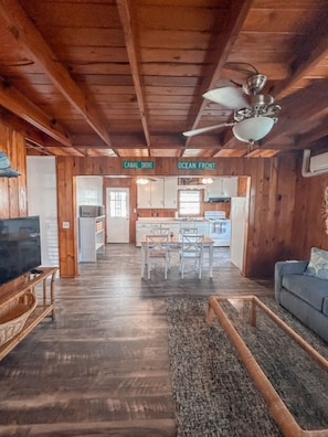 TV - Sammie's Retreat (Carolina Beach)