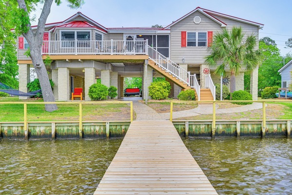 Washington Vacation Rental | 3BR | 2.5BA | 2,000 Sq Ft | Stairs Required