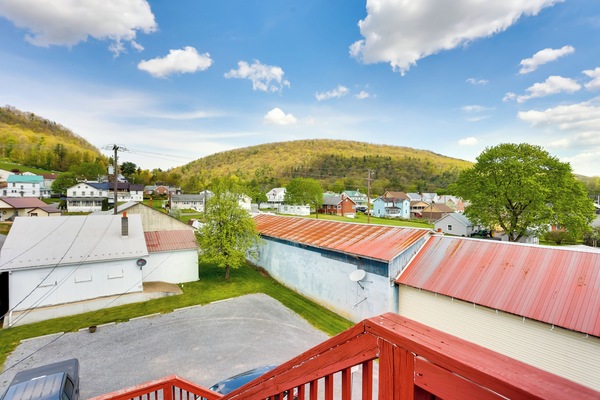 Loganton Vacation Rental | 1BR | 1BA | 500 Sq Ft | Access Only By Stairs