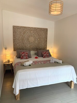 2 bedrooms, desk, iron/ironing board, free WiFi - Completely renovated villa on the heights of a quiet and residential area (Punaauia)