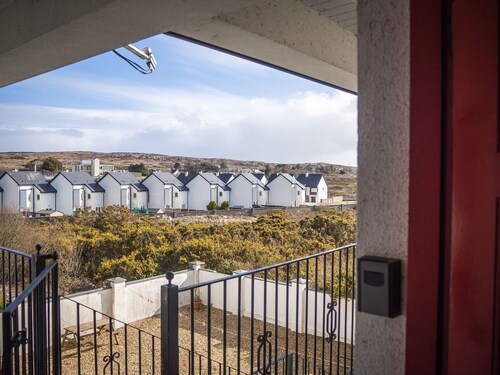 Carraroe Apartment ideal base to tour Connemara