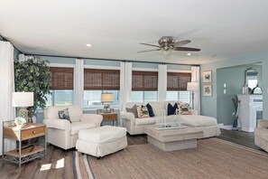 TV, peis, fotballspill og kontorer