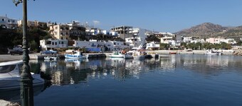 Family sea view apartment near the beach