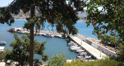 Spacious Apartment Garden View Partial Seaview