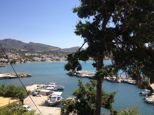 Spacious Apartment Garden View Partial Seaview