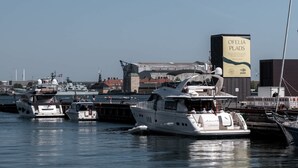 A marina with several yachts docked. - Nyhavn63 Suites 2 by Daniel&Jacob's (København)