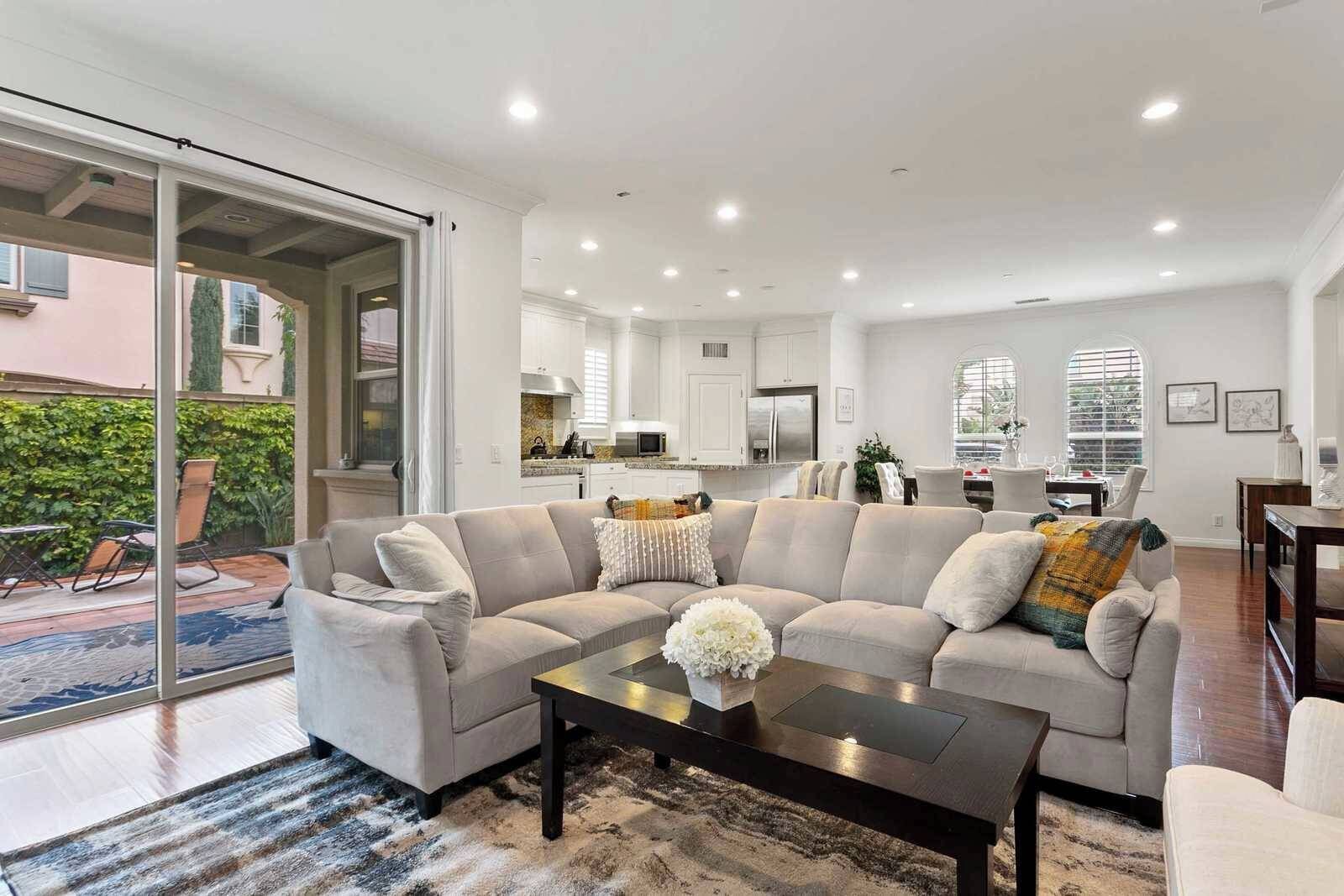 Communal Pool｜Backyard With Furniture｜High Speed WiFi #110