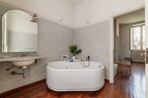 Dusj, boblebad, hårføner og bidé